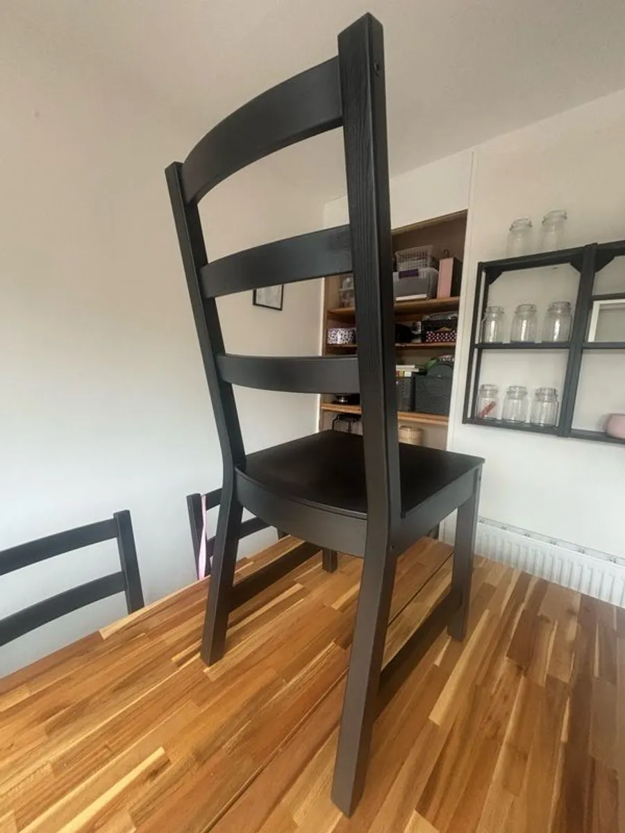 Kitchen table and chairs - Image 2