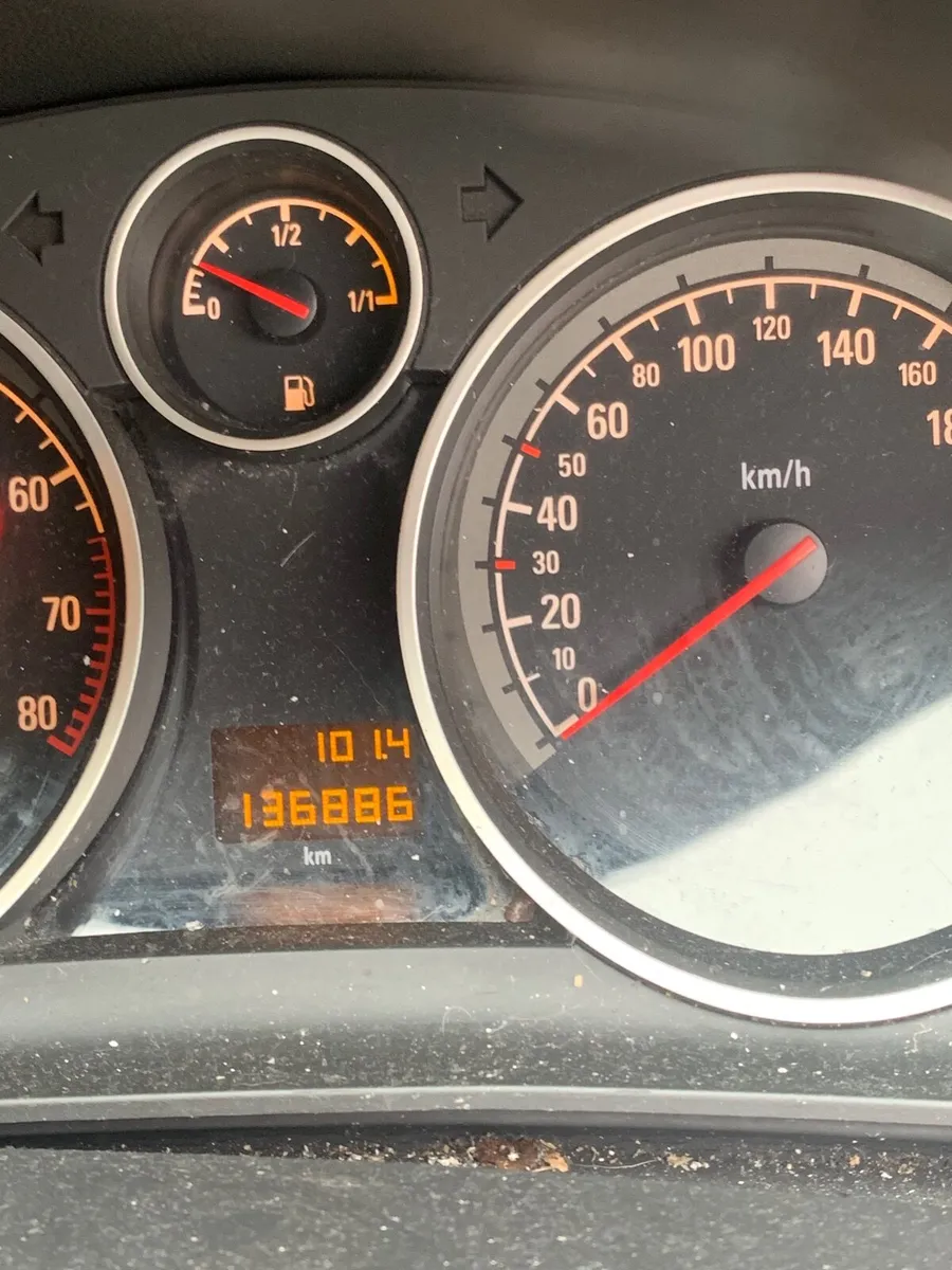 Opel Astra 2008 - Image 1