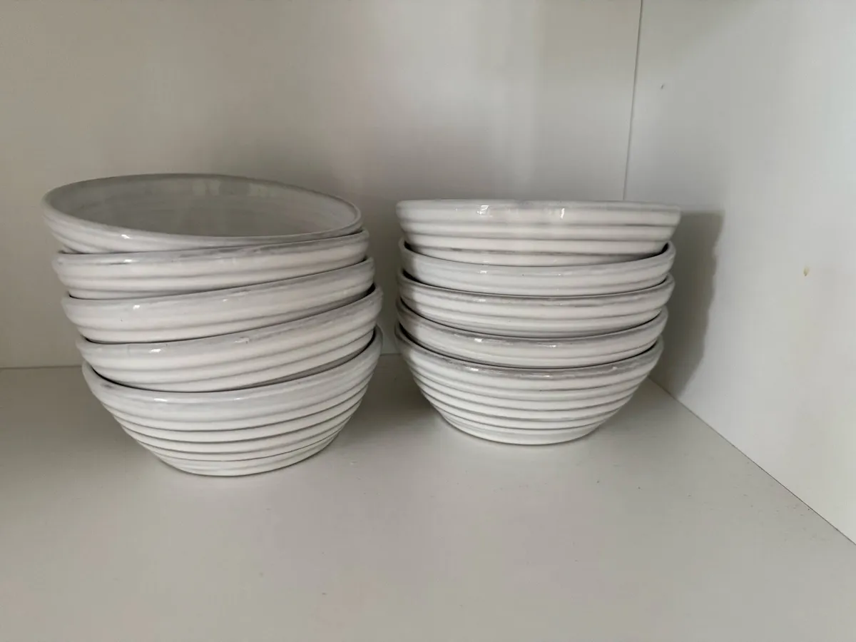 43 piece set of stoneware dinnerware - Image 3