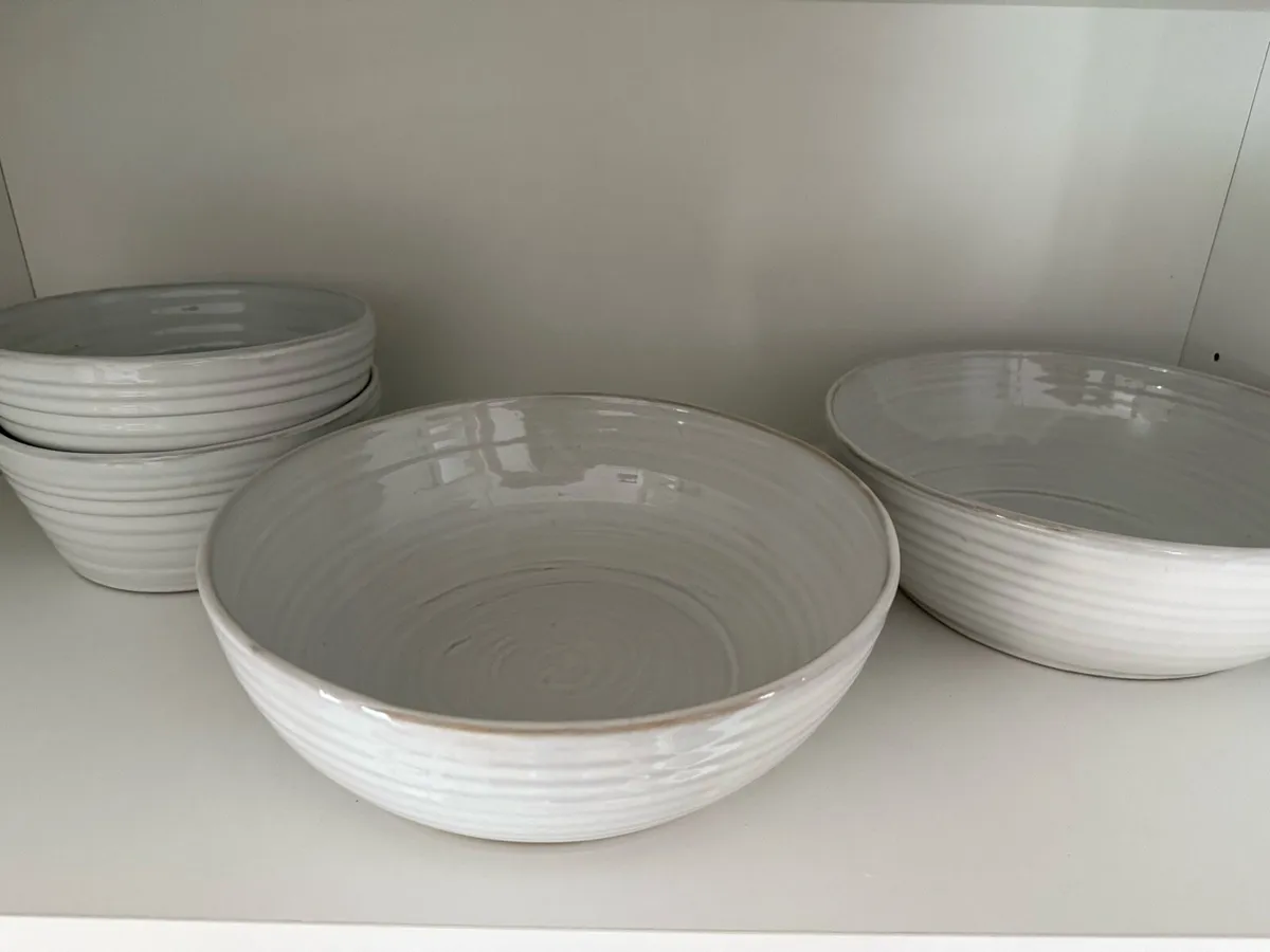 43 piece set of stoneware dinnerware - Image 4