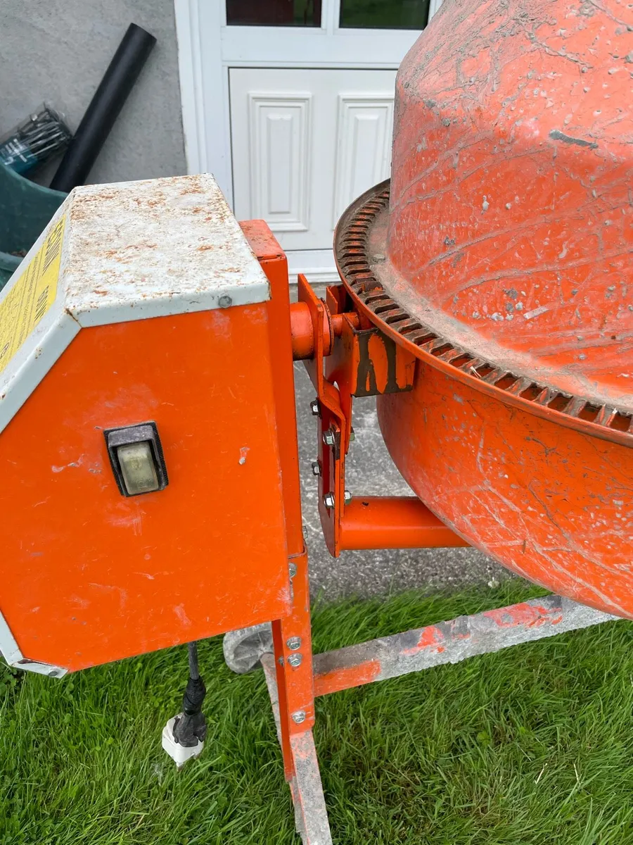 Cement mixer - Image 2