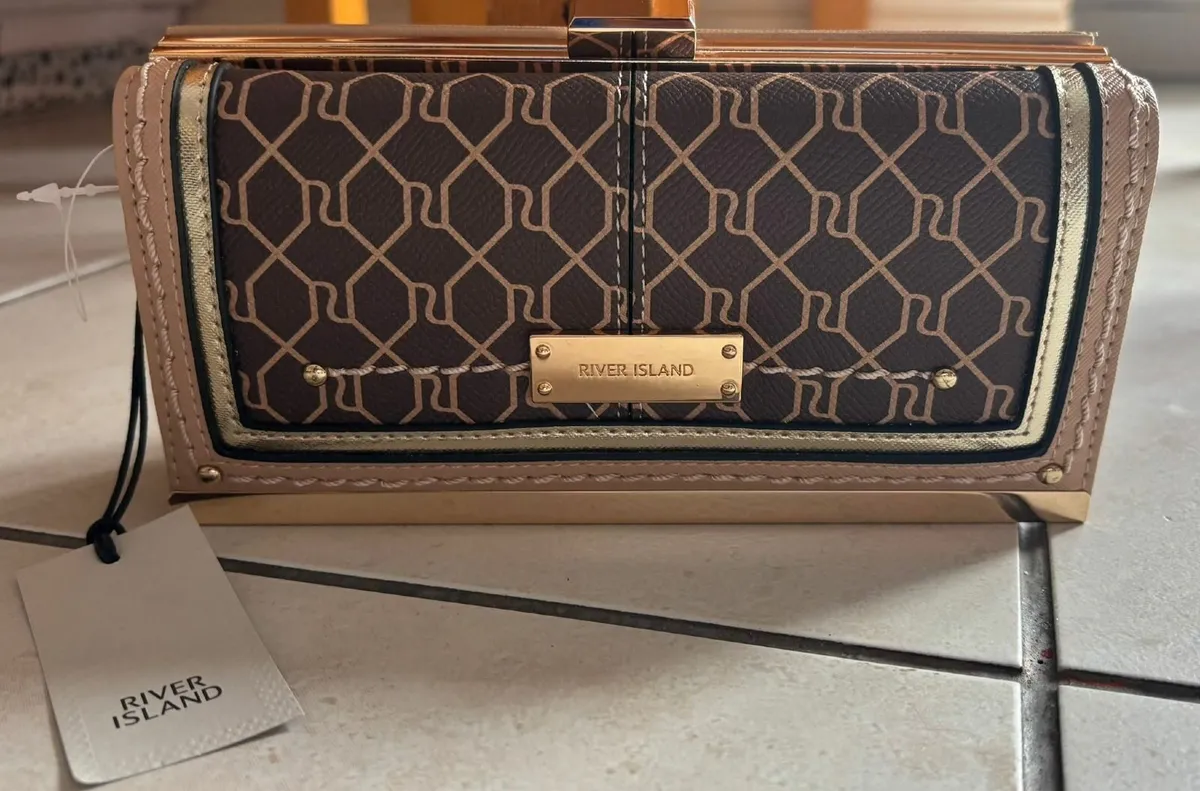 Accessories - Image 1