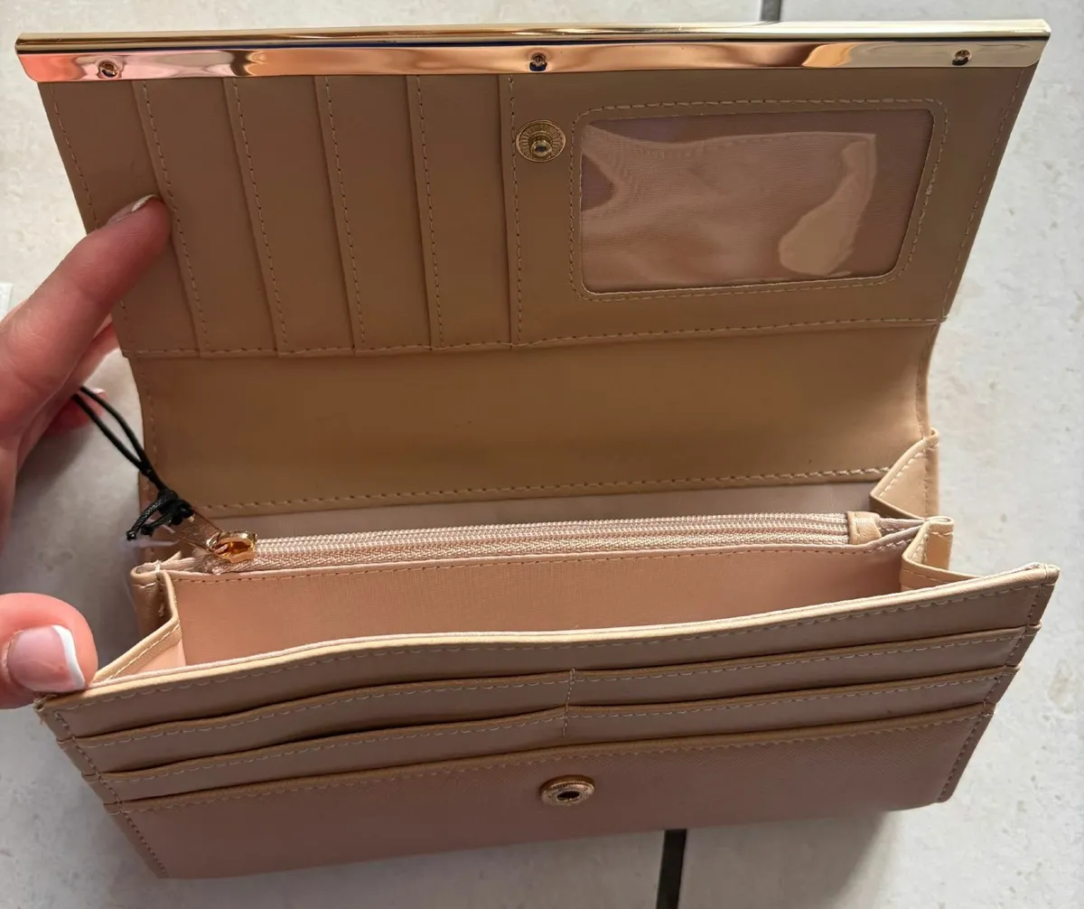 Accessories - Image 2