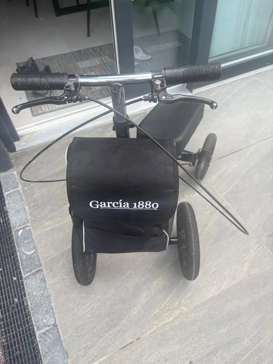 Garcia 1880 knee scooter - Image 1