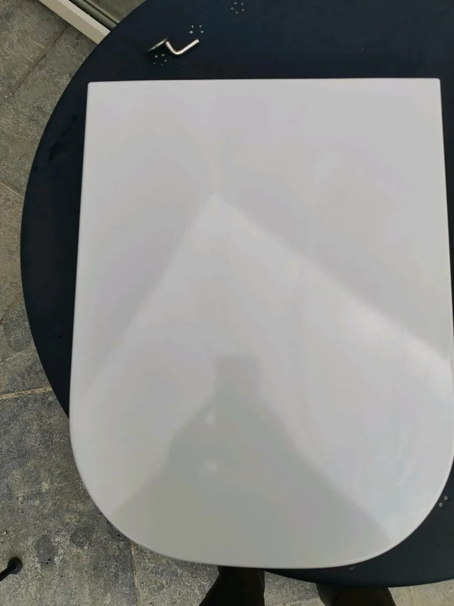 Roca Laura Gap Toilet Seat — Brand New — Limerick - Image 2