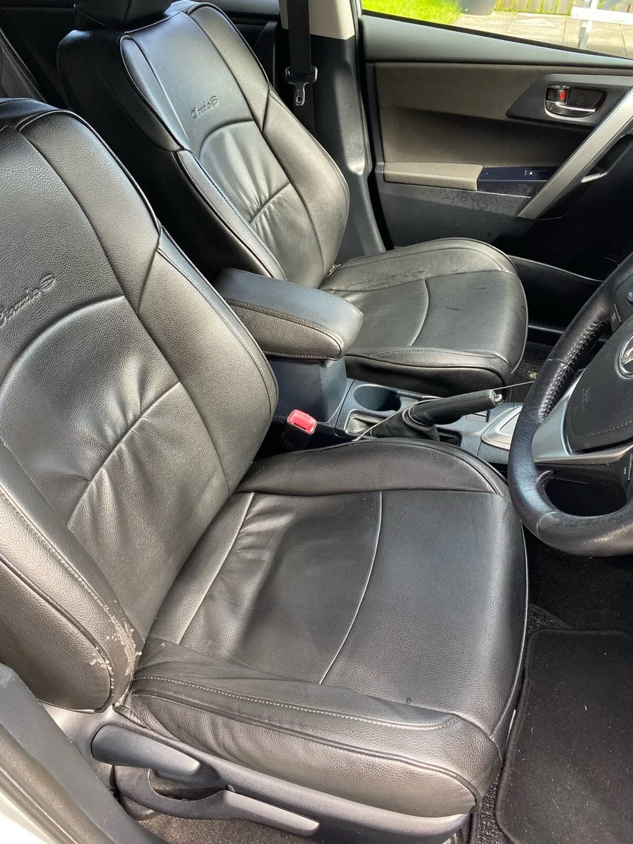 2013 Toyota Auris 1.5 petrol automatic +4WD - Image 4