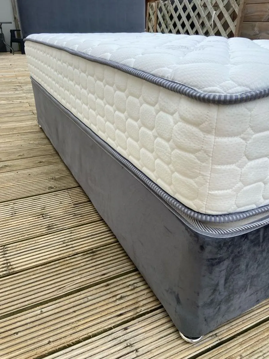 bed - Image 3