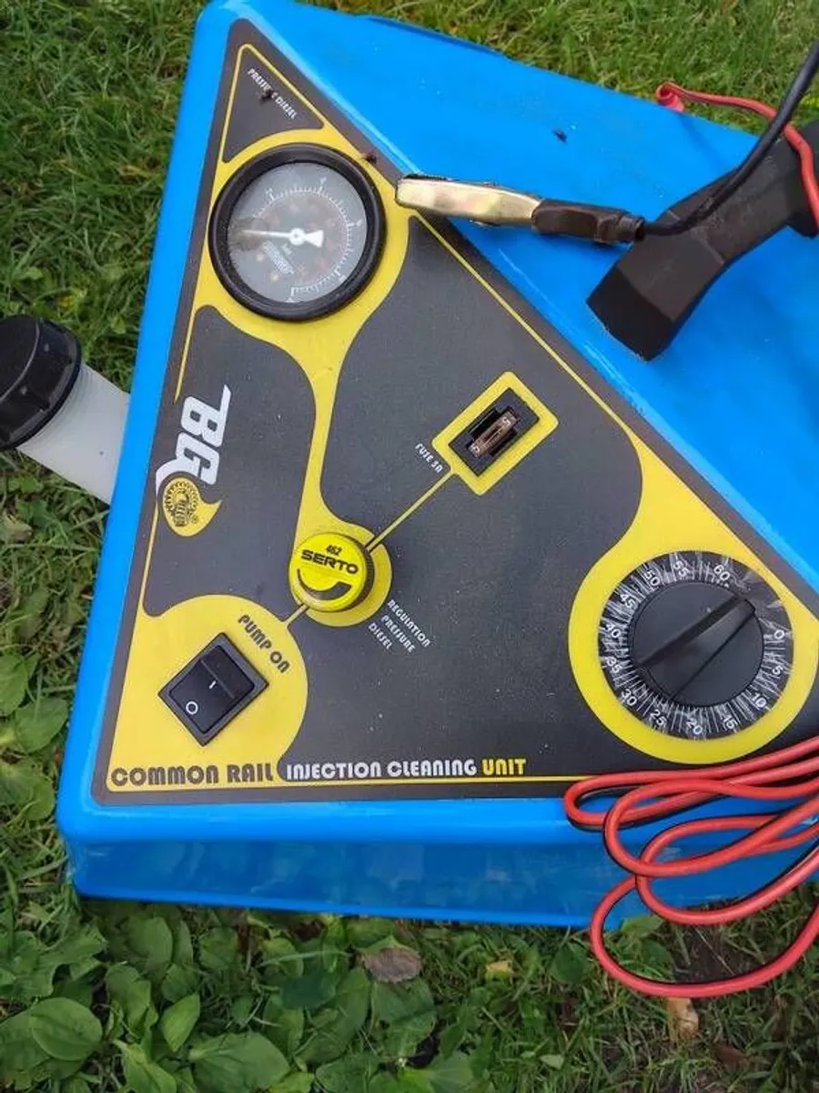 Common rail injector cleaning unit. - Image 1