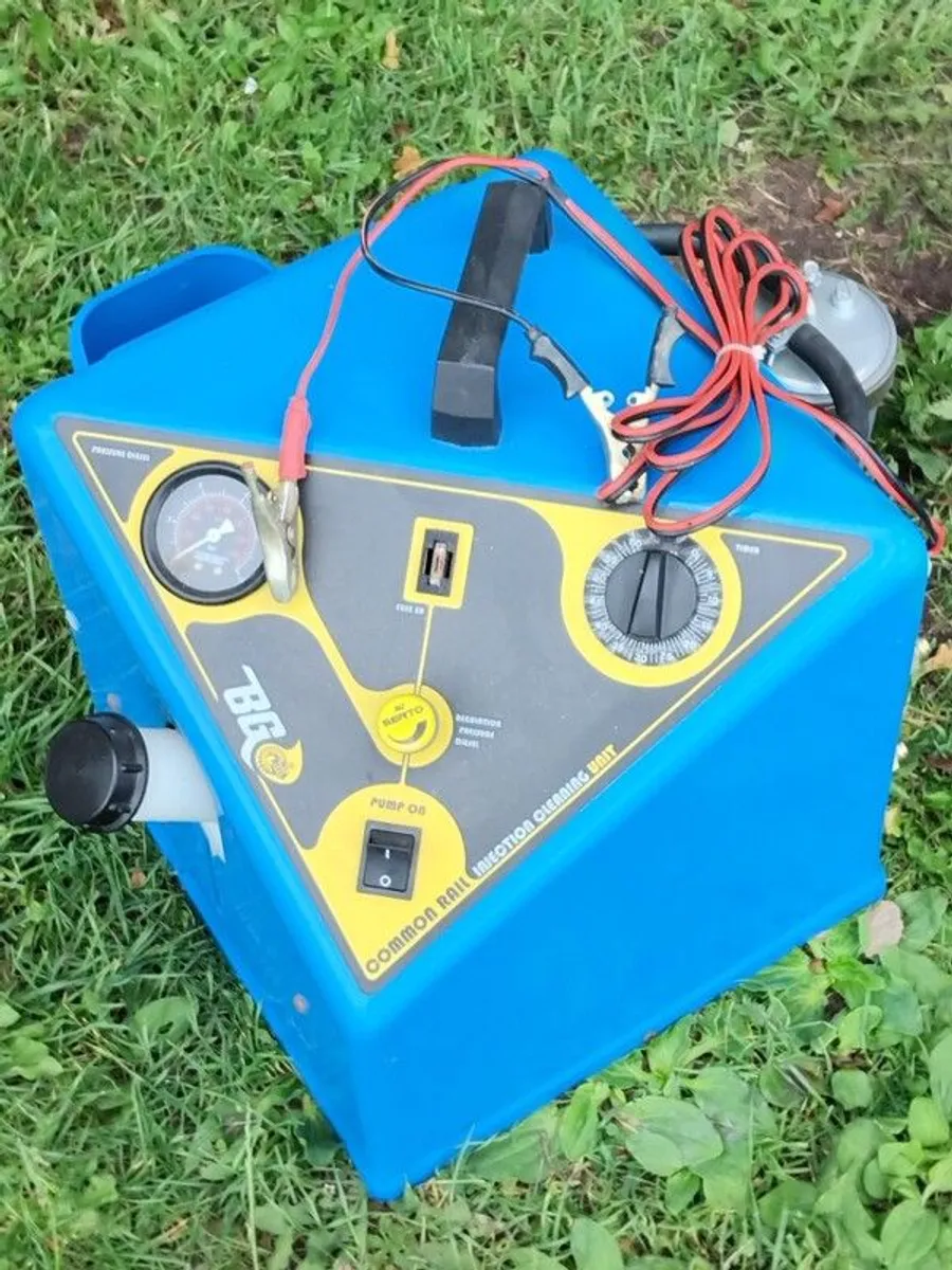 Common rail injector cleaning unit. - Image 2