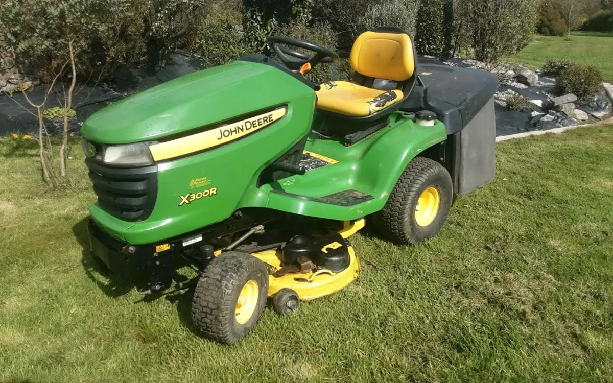 John deer X300R - Image 2