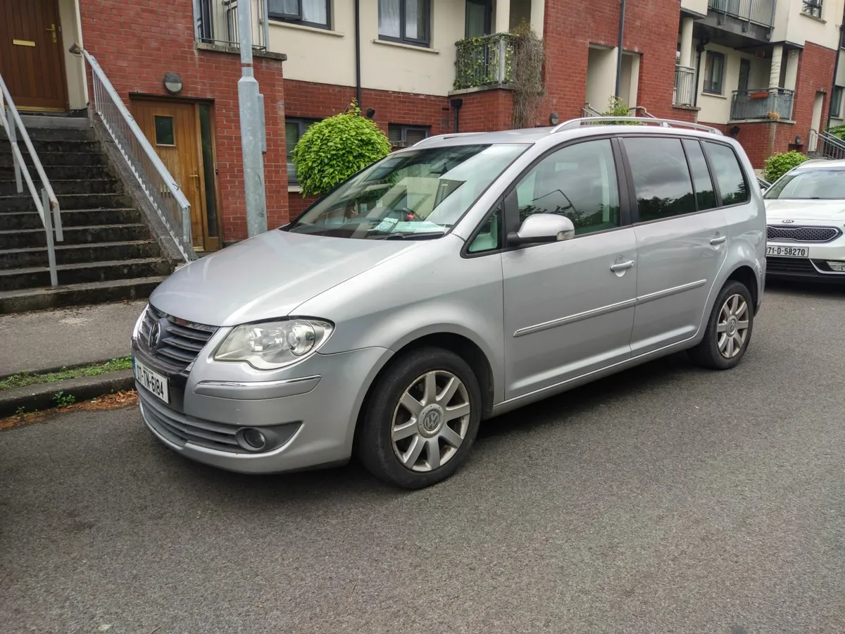 Volkswagen Touran 2007 1.4L Automatic 7 Seater - Image 1