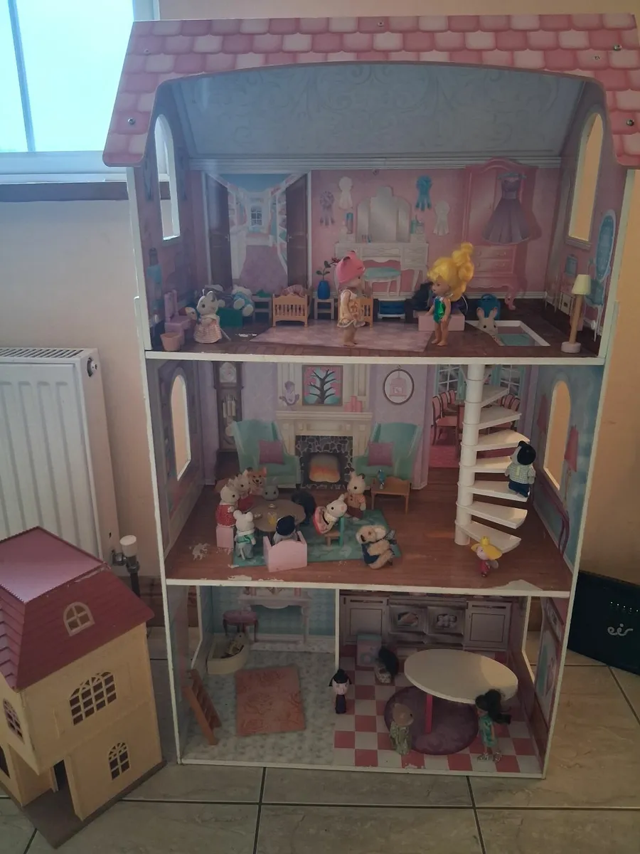 Dolls house and Sylvanians - Image 4
