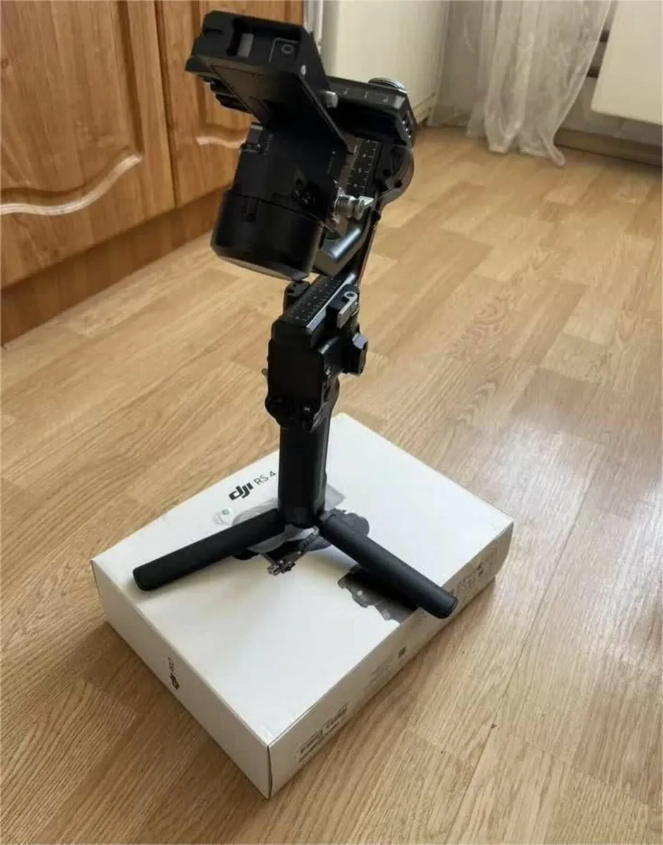 DJI Ronin RS 4 Stabilizer - Image 1