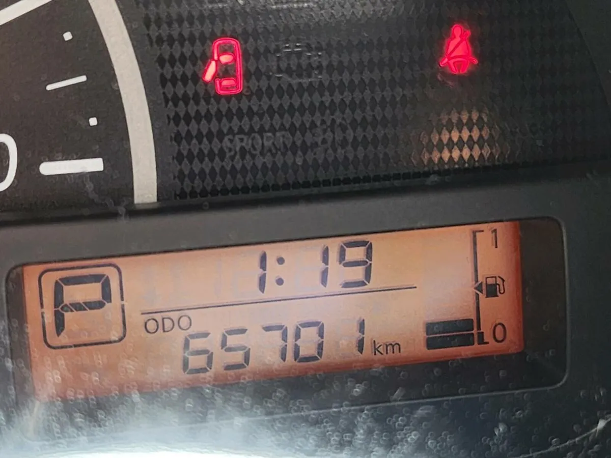 NISSAN MARCH 2014 AUTOMATIC - Image 2