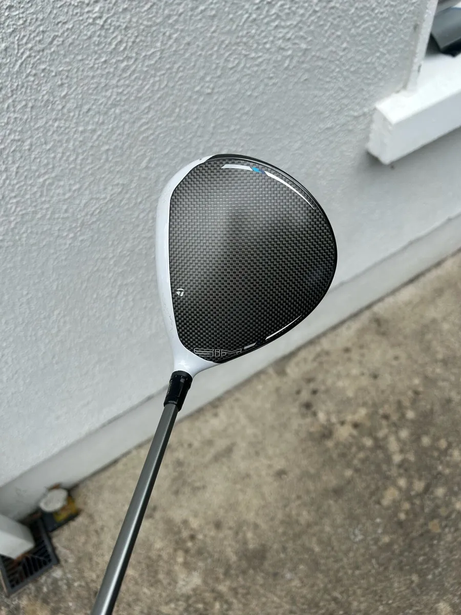 Taylormade Sim Max driver 9 degree (Stiff Shaft) - Image 1
