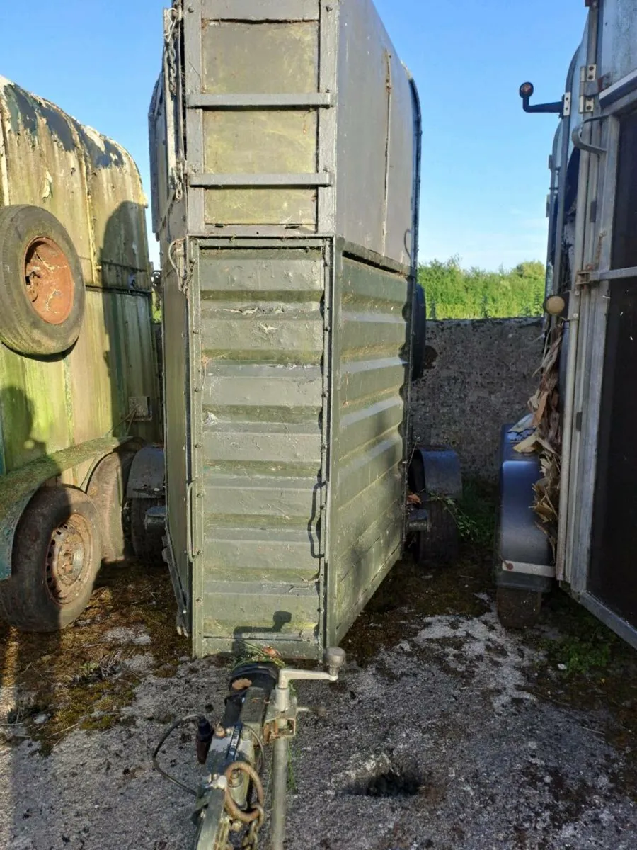 Horse box - Image 2