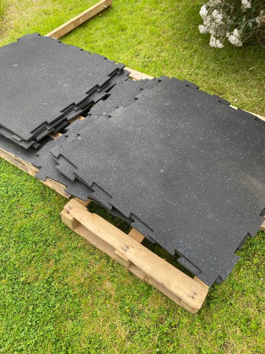 Gym mats 1M x 1M - Image 1