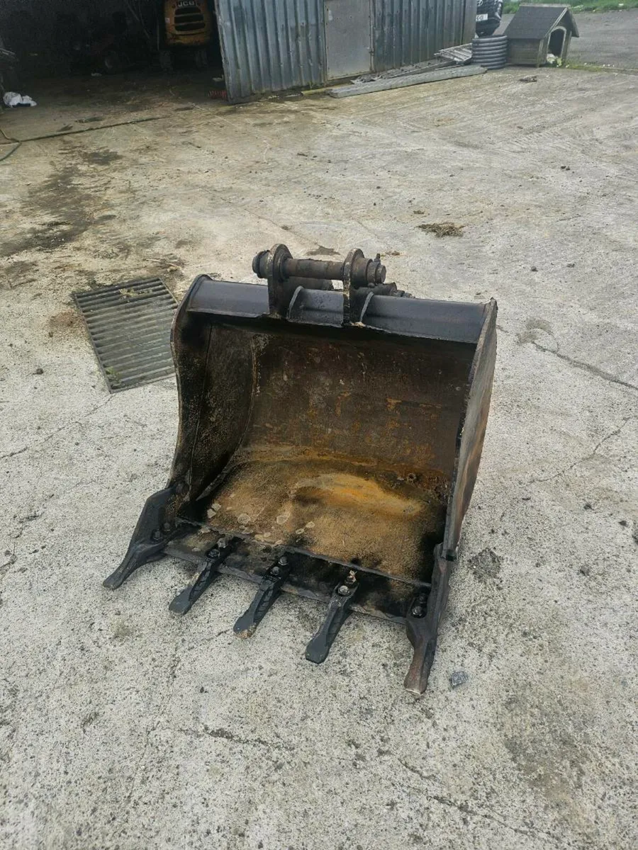 Jcb bucket 36 inch - Image 1
