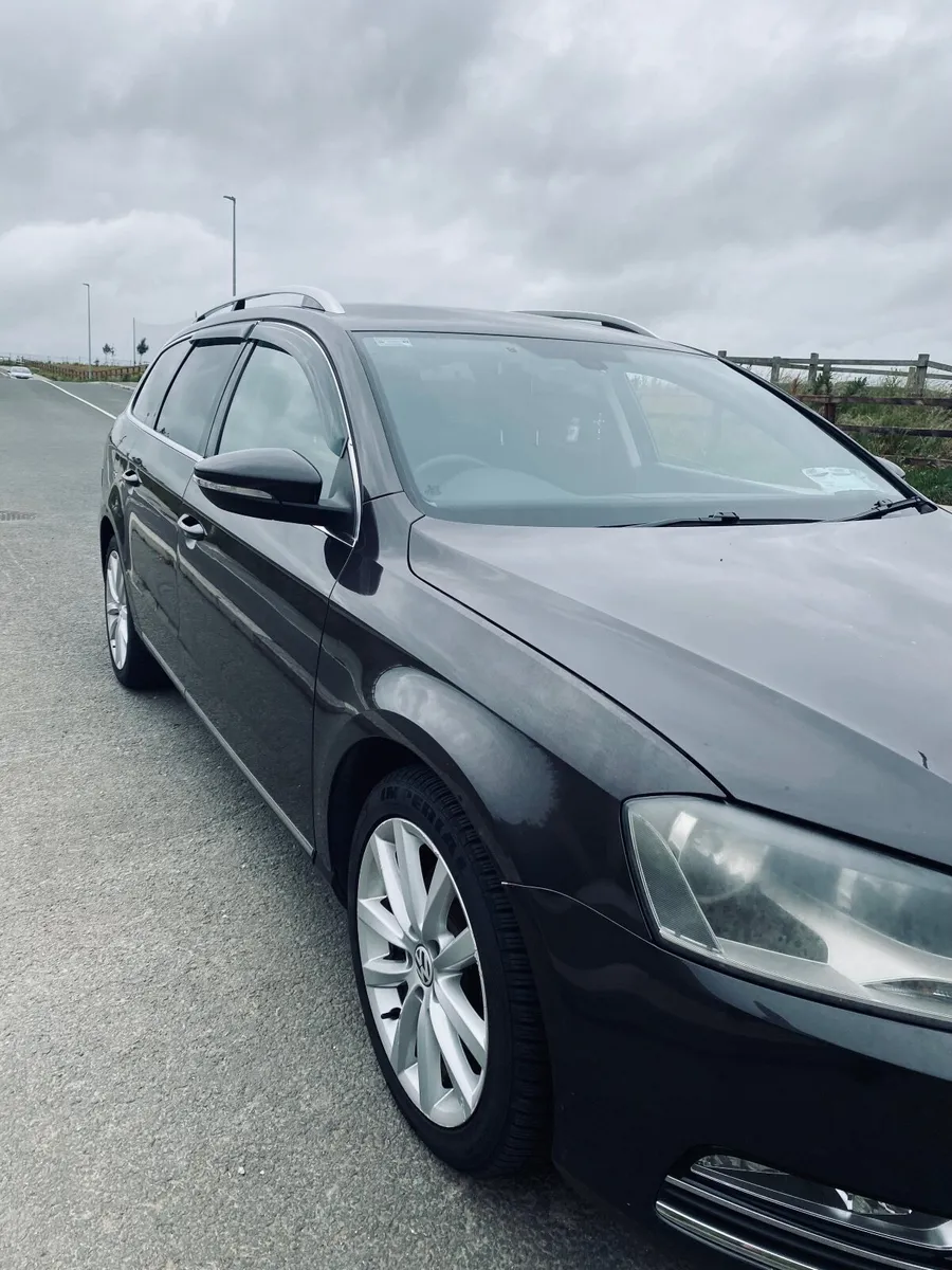 Volkswagen Passat 2011 - Image 3