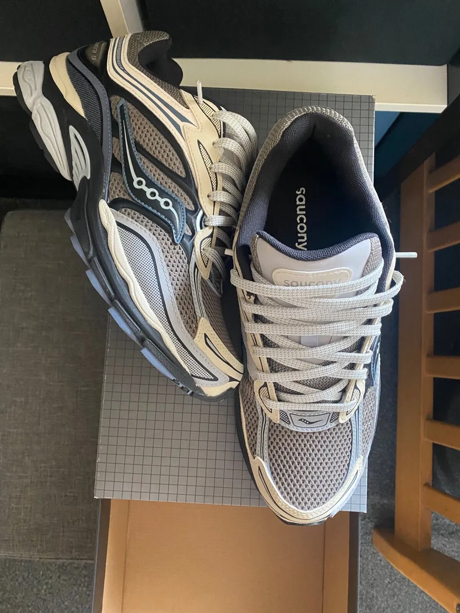 Saucony Pro Grid Omni 9 - Image 1