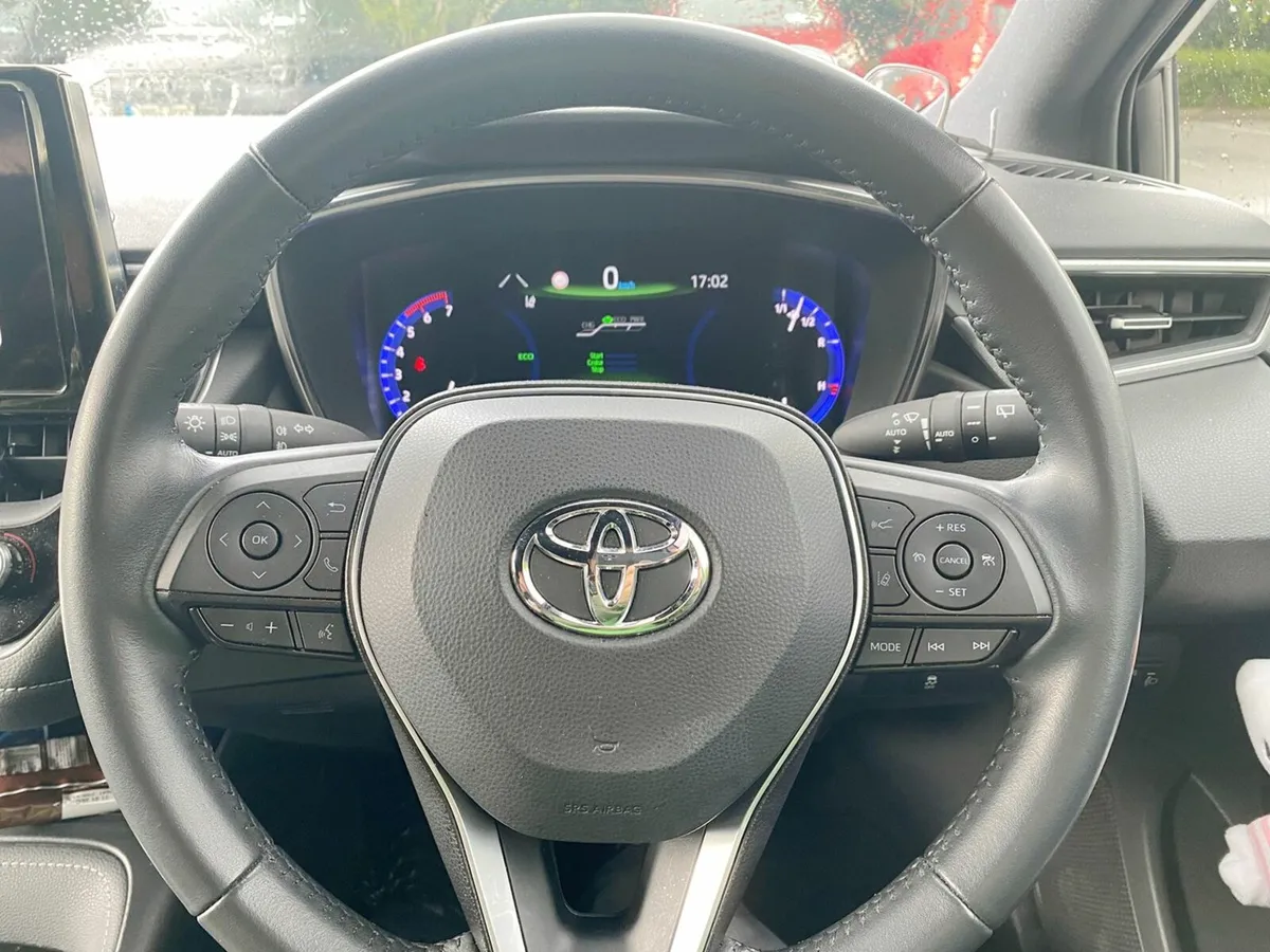 Toyota Corolla Luna Sports 2023 - Image 2