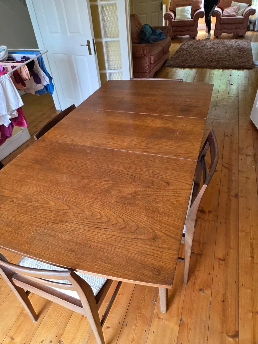 Mahogany dinning room table and chairs - Image 2