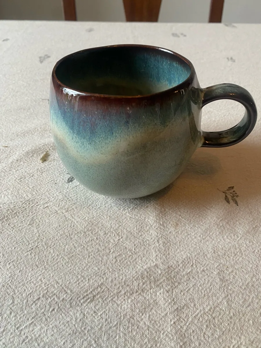 Bowls and mugs - Image 2