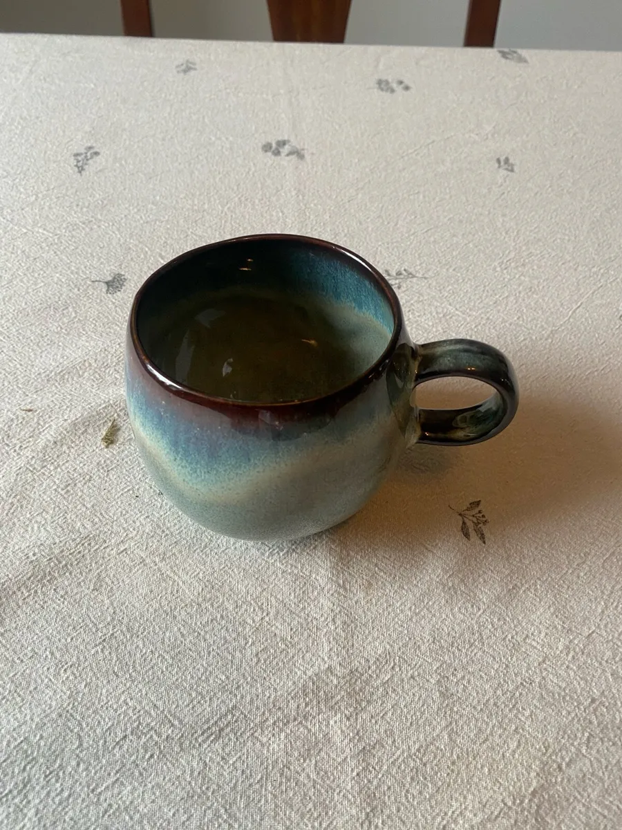 Bowls and mugs - Image 3
