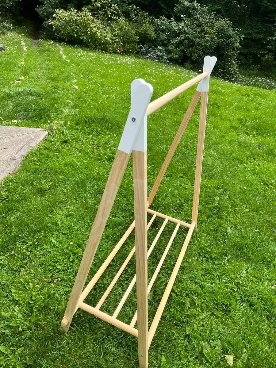 Clothes rail - Image 2