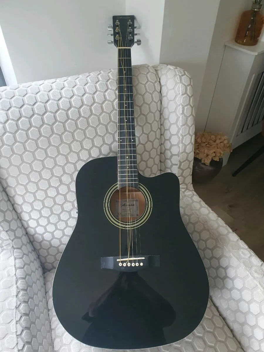 Guitar - Image 2