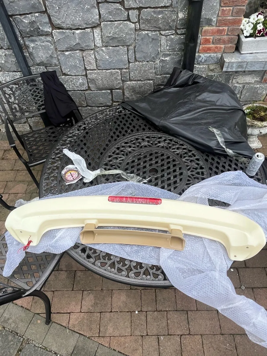 Toyota Amazon Roof Spoiler - Image 1