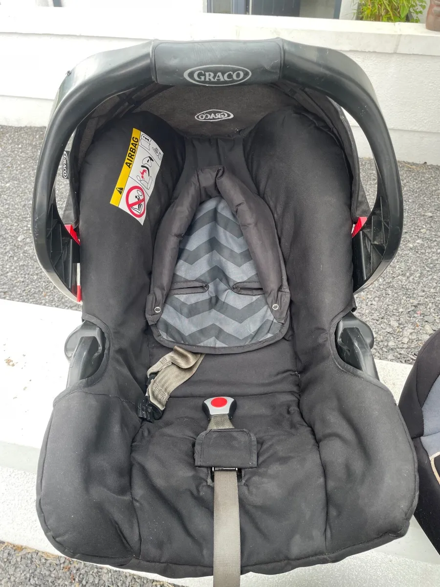 Car seats - Image 1