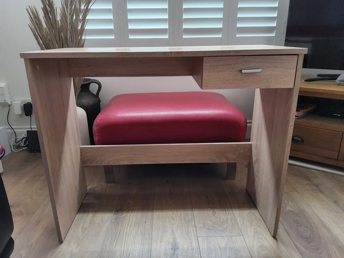 Desk for sale - Image 2