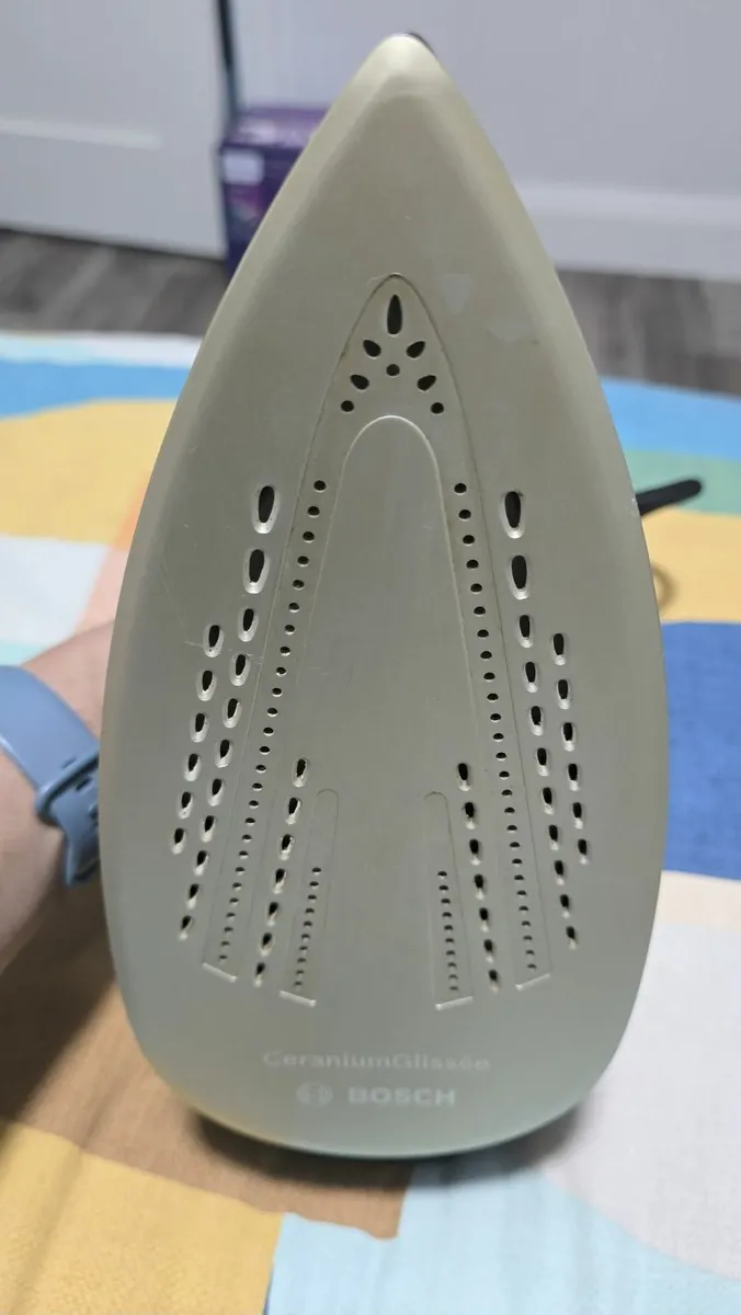Bosch TDA5071GB Steam Iron - Purple - Image 3