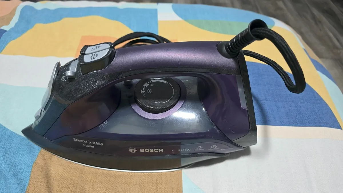 Bosch TDA5071GB Steam Iron - Purple - Image 1