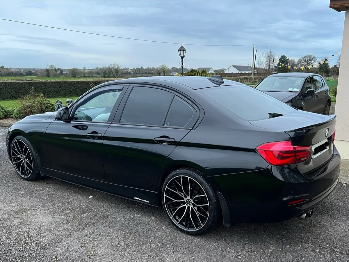 BMW 320D Efficient Dynamics - Image 4