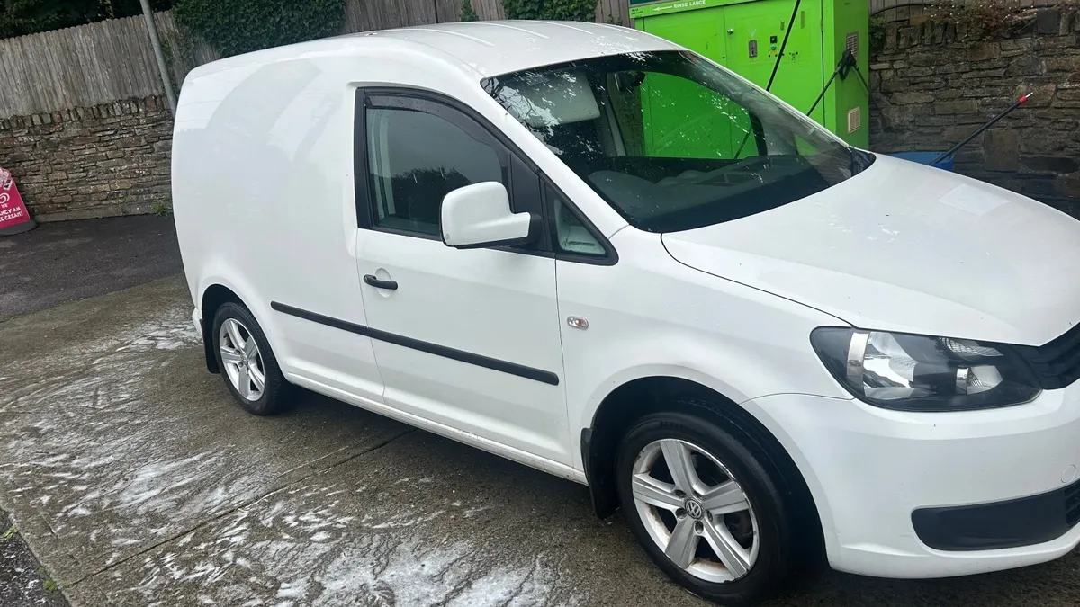 Volkswagen Caddy 2014 - Image 2