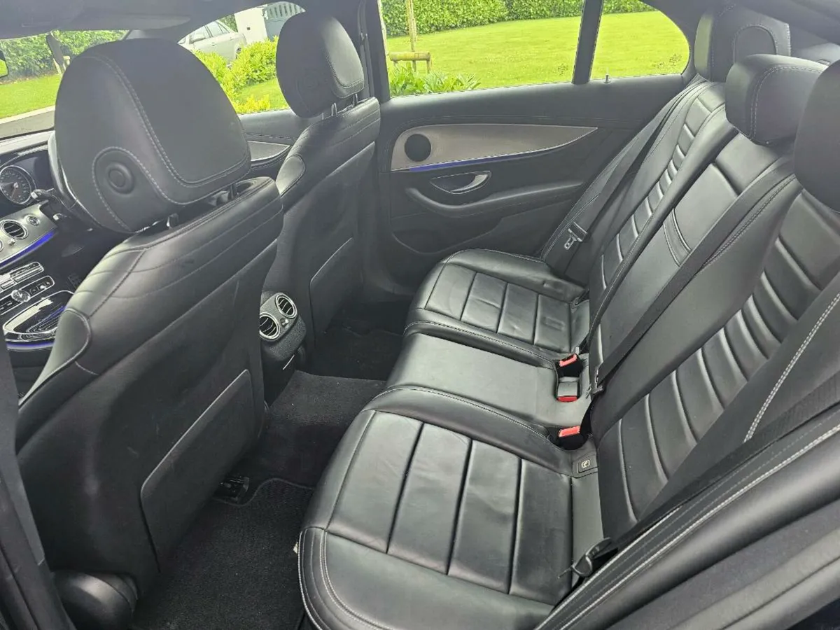 Mercedes-Benz E220d AMG line - Image 4