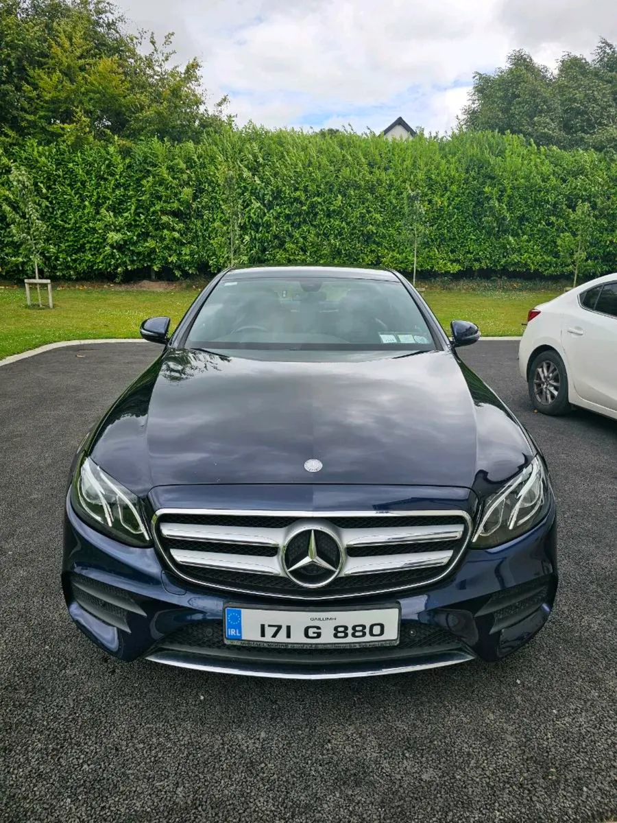 Mercedes-Benz E220d AMG line - Image 2