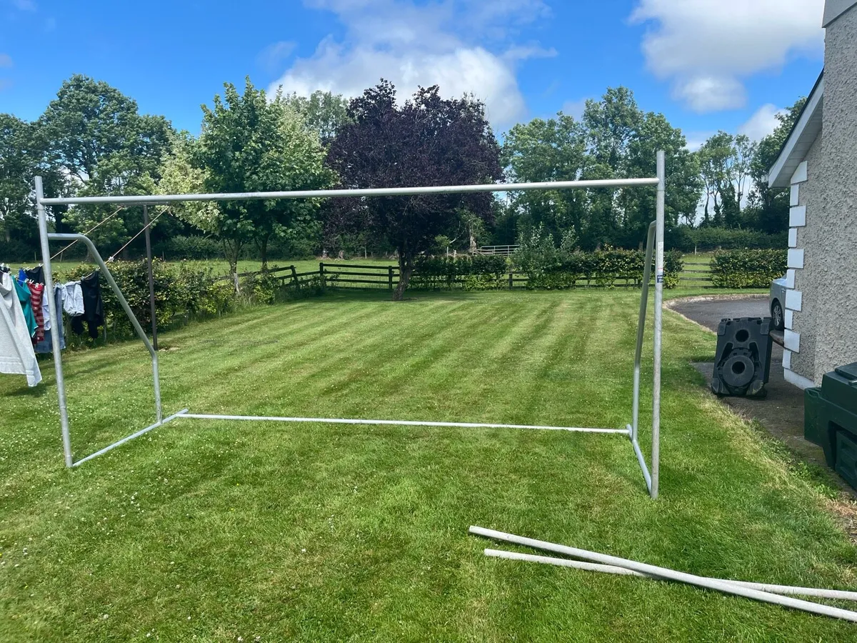 Football/hurling goalpost - Image 2