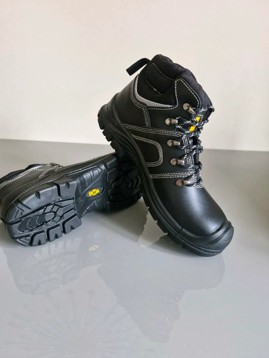 Working boots. - Image 1