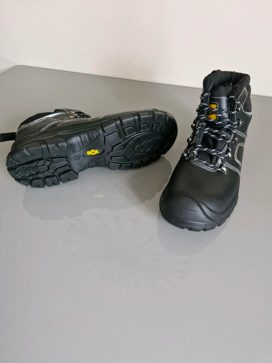 Working boots. - Image 2