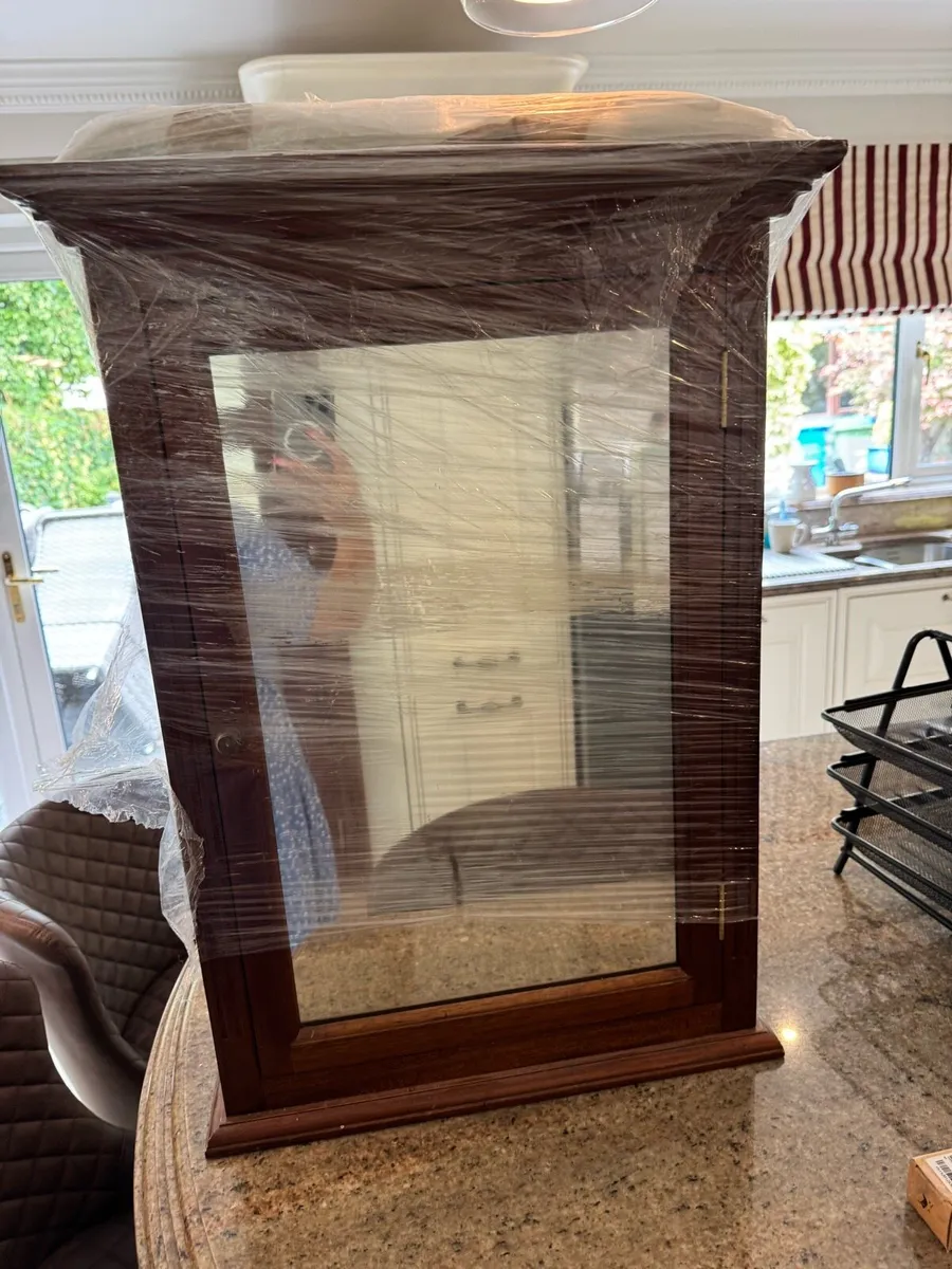 Wall cabinet - Image 1