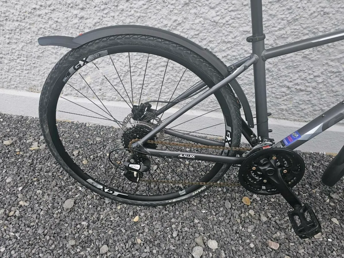 Giant Escape 2 Disc Mens Hybrid Bike - Matte - Image 2