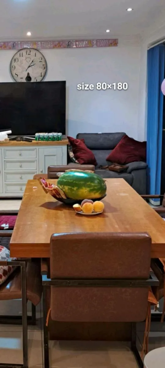 Dining table - Image 1