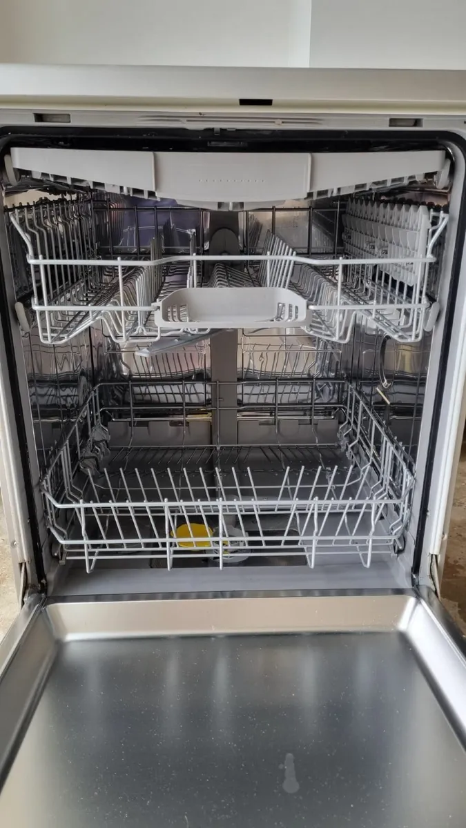 BOSCH Silence Serie 2 Dish Washer SPOTLESS 2 Years - Image 2