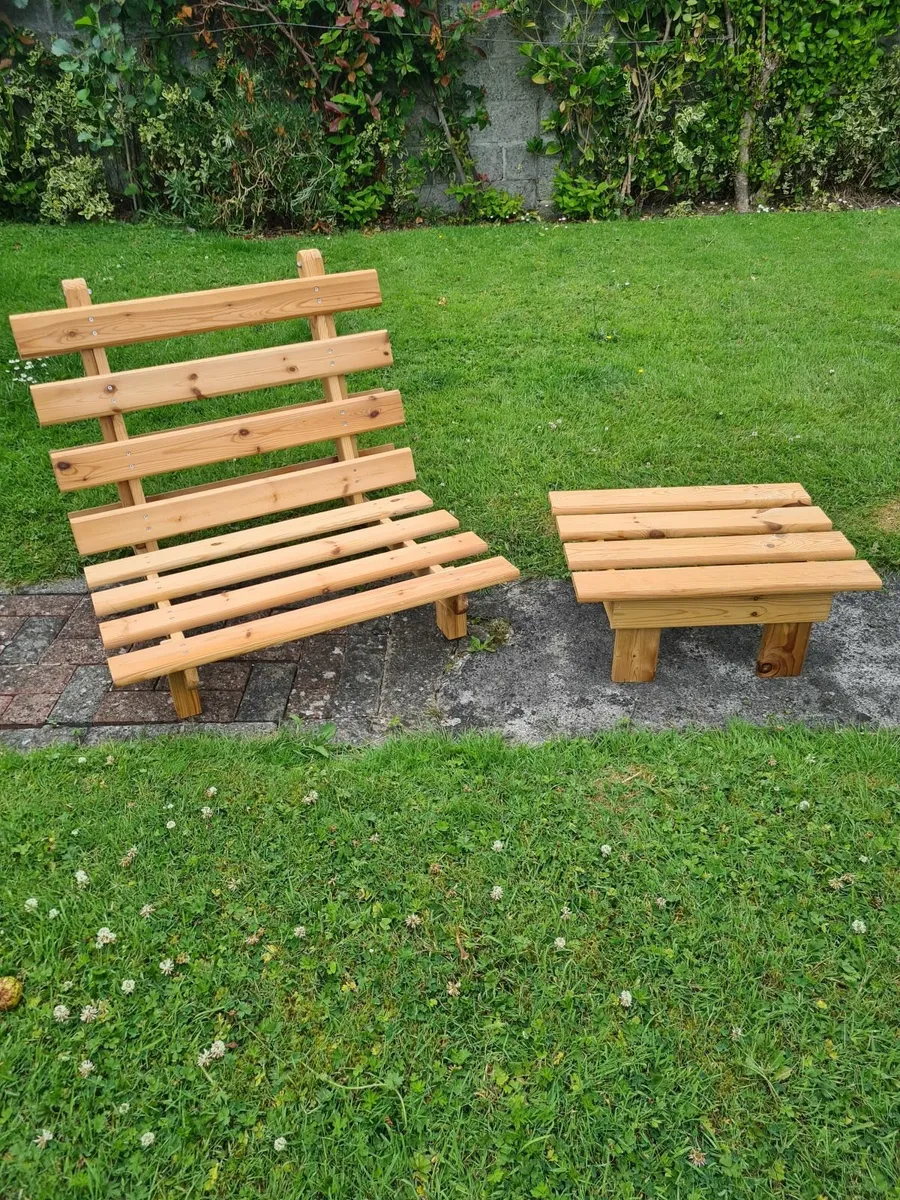 Single Futon base and matching side table - Image 1