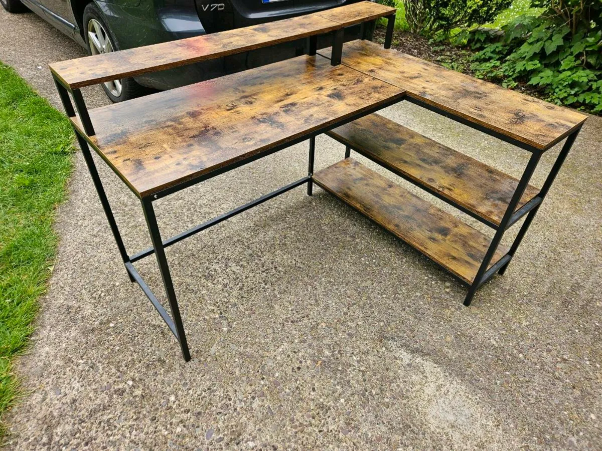 Desk. Now promised to someone collecting Monday - Image 1