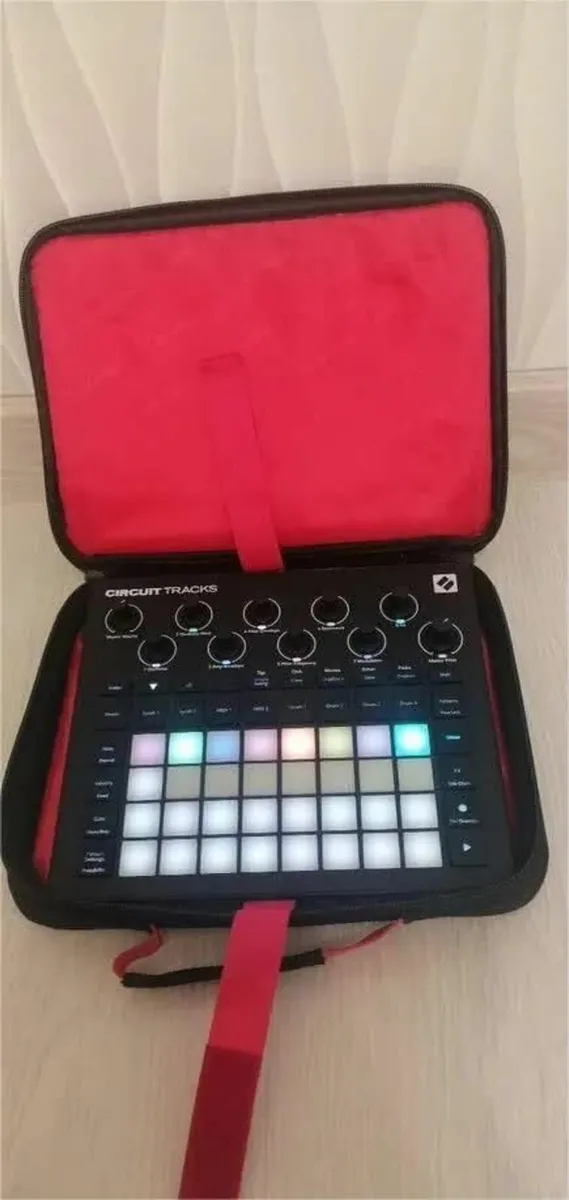 Novation Circuit Tracks Groovebox - Image 1