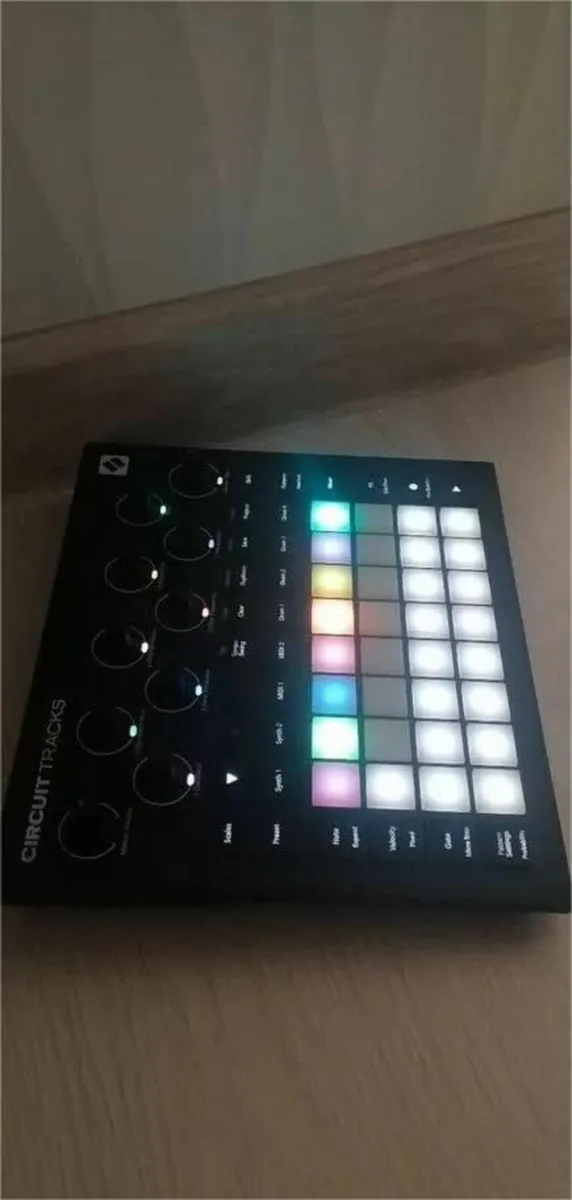Novation Circuit Tracks Groovebox - Image 2